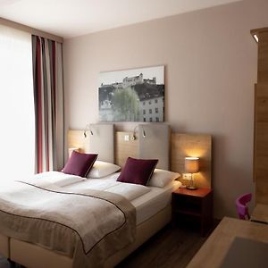 Hotel Max 70 I contactless check-in